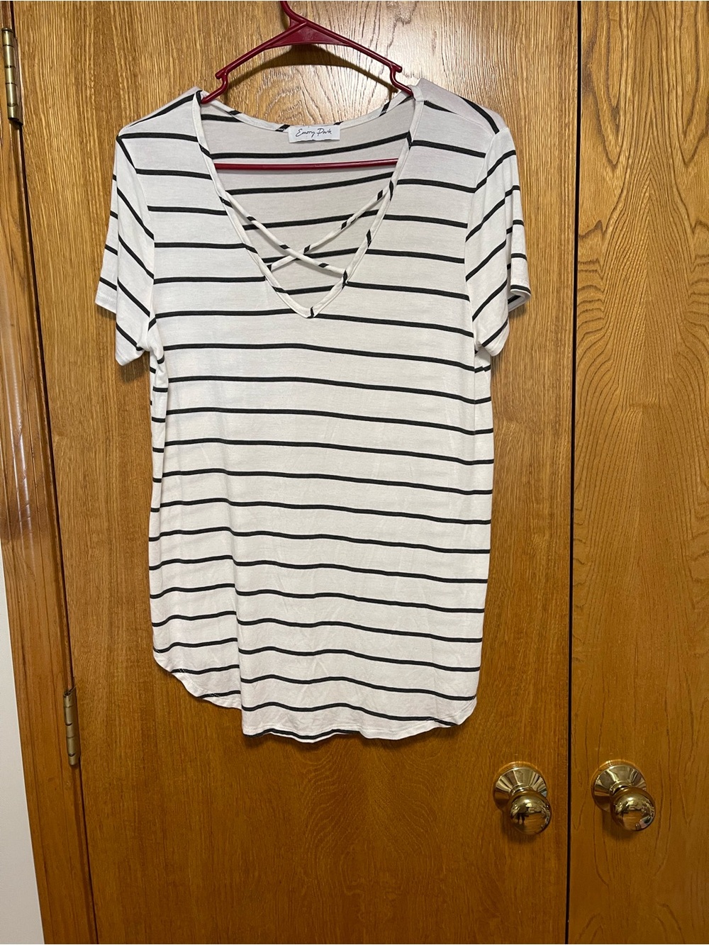 emory park White and Black Striped Crisscross V-Neck Short Sleeve Tee